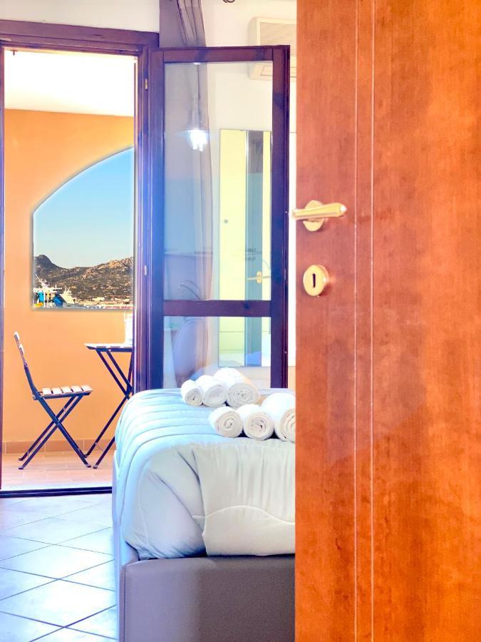 Homey Experience - Navy Sea View Apartments Olbia Buitenkant foto