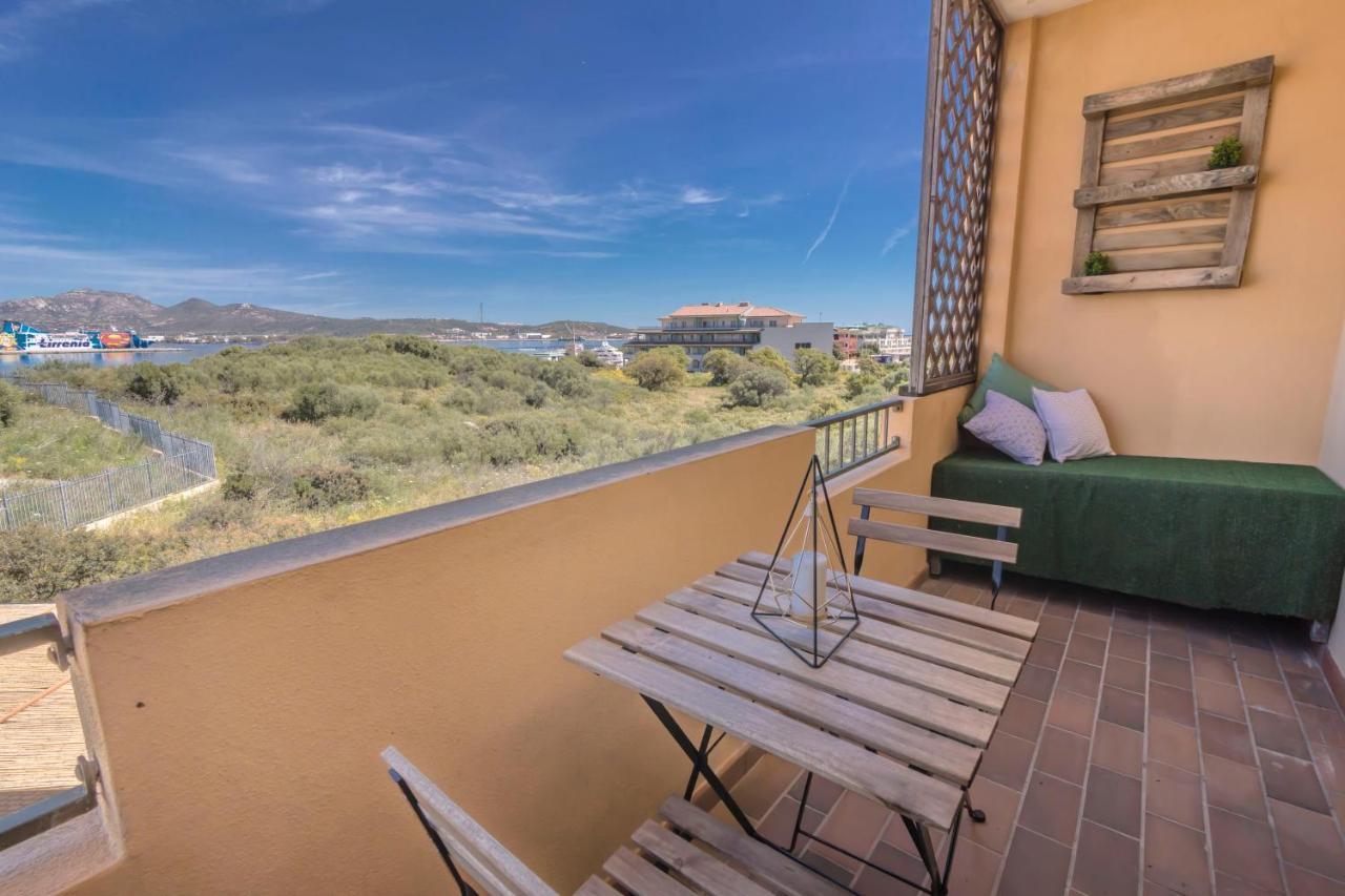 Homey Experience - Navy Sea View Apartments Olbia Buitenkant foto