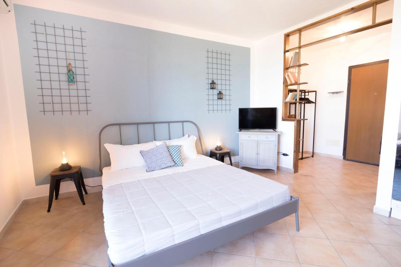 Homey Experience - Navy Sea View Apartments Olbia Buitenkant foto