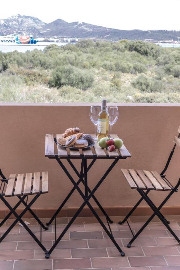 Homey Experience - Navy Sea View Apartments Olbia Buitenkant foto